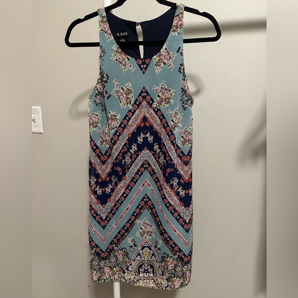 A. Byer Blue Floral and Chevron Sleeveless MIDI Shift Dress size medium - Picture 1 of 7